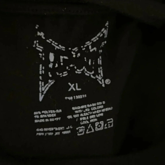 Tapout XL “Never Surrender” black T-shirt - Picture 3 of 3